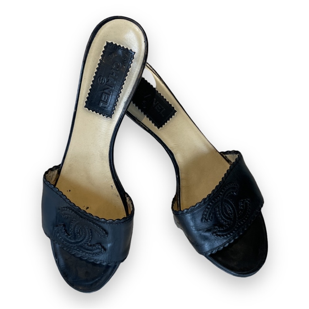 chanel slip on kitty heel sandals 38